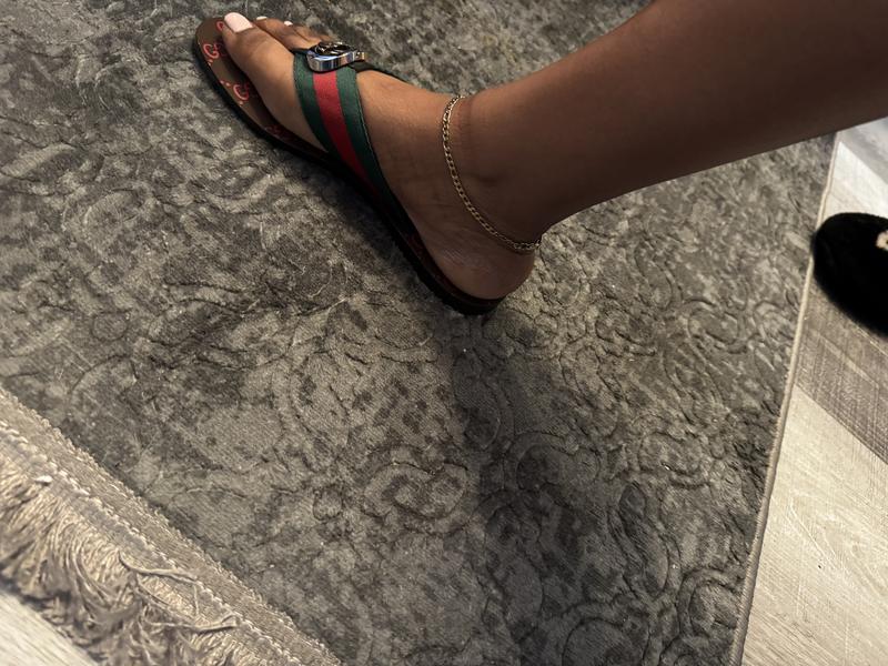 Customer photo for "Kika web flip flop"
