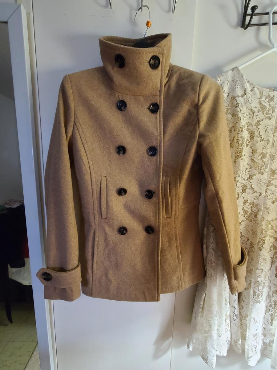 Beautiful peacoat,  a must have!