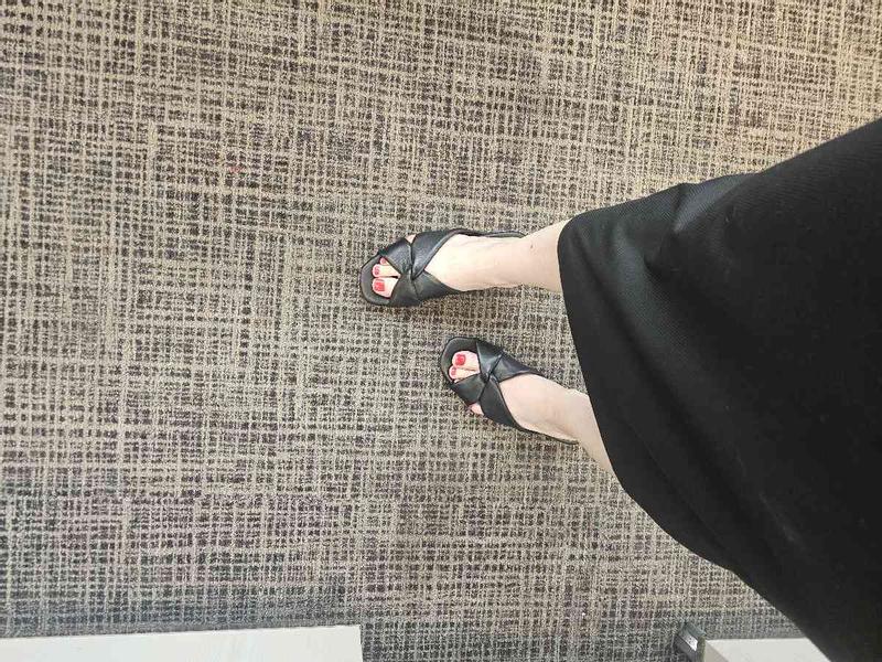 Customer photo for "Cute basic sandal"