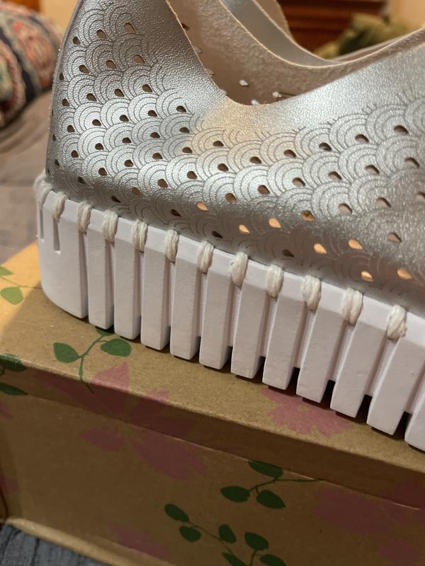 Customer photo for "Live my shoes!"
