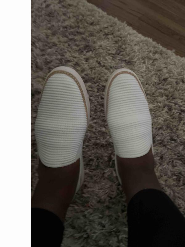 cute but extremely narrow