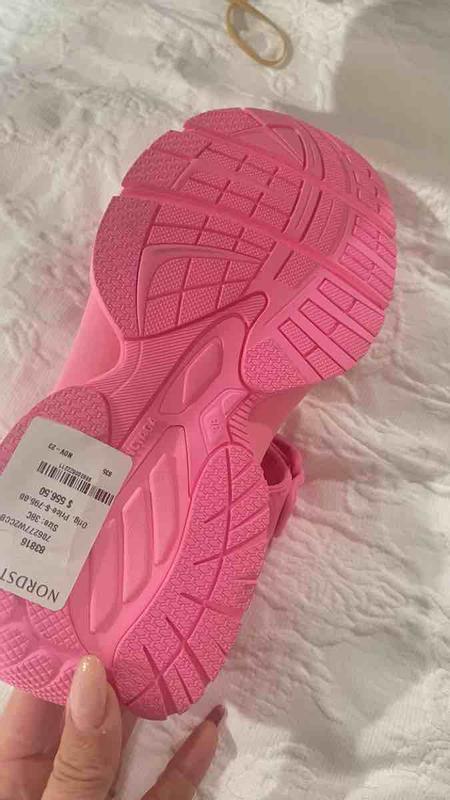 Review Thumbnail Image 0 229541154