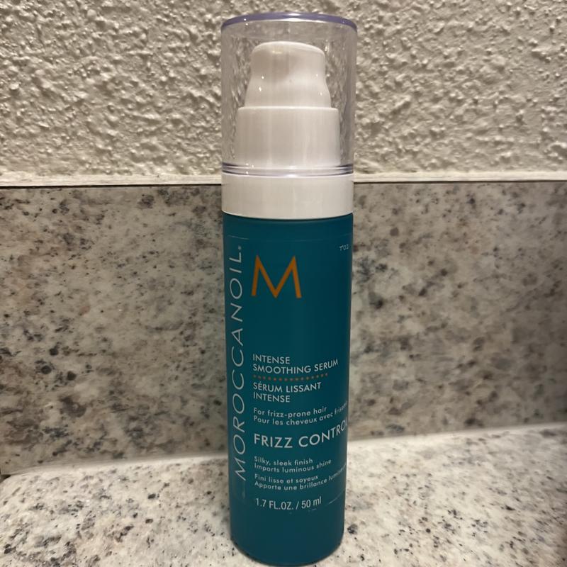 Customer photo for "Works Wonders for Frizz!"
