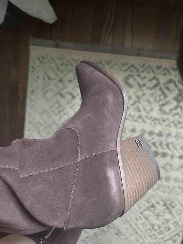 Customer photo for "cute boots but odd for for me and arrived damaged?"