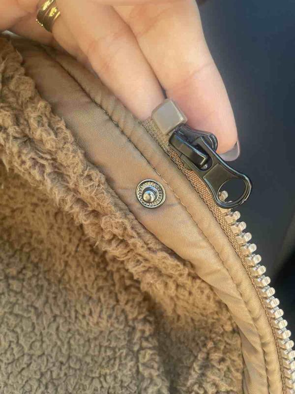 Customer photo for "love but wrong color zipper?"