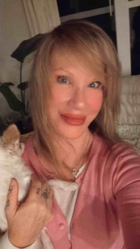 Review Thumbnail Image 0 246657218