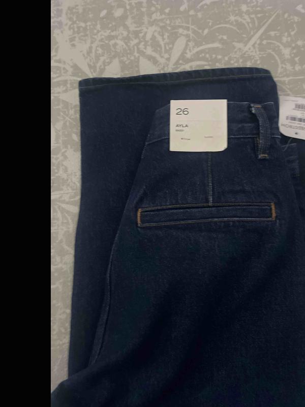 Review Thumbnail Image 0 249425863