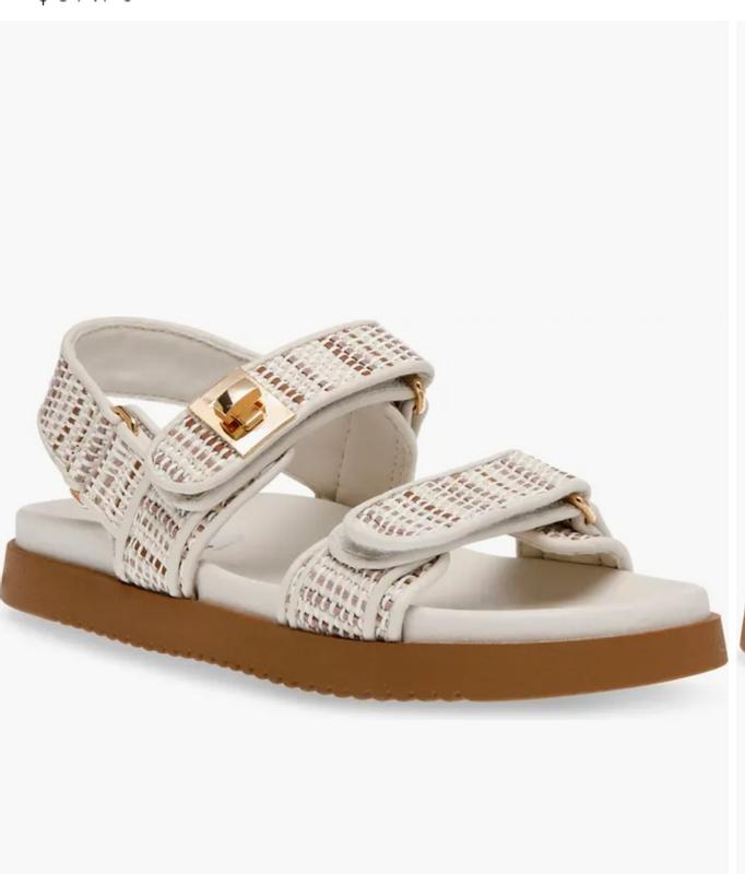 Absolute pretty  shoes!  Awesome colors available!