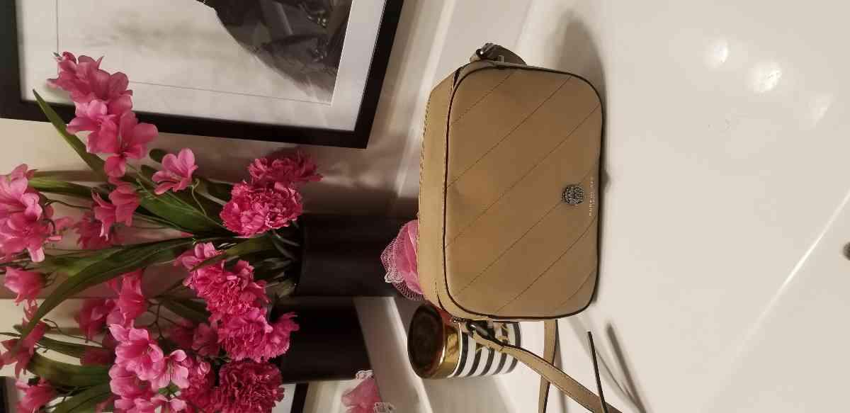 Review Thumbnail Image 0 210270814