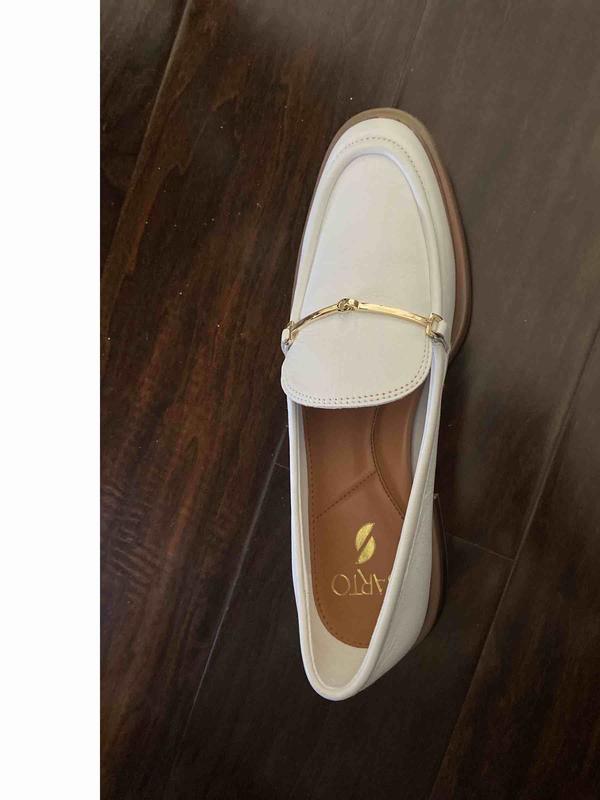 The perfect white Oxford Loafer.