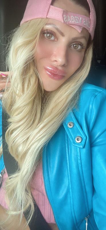 Customer photo for "Flawless makeup"