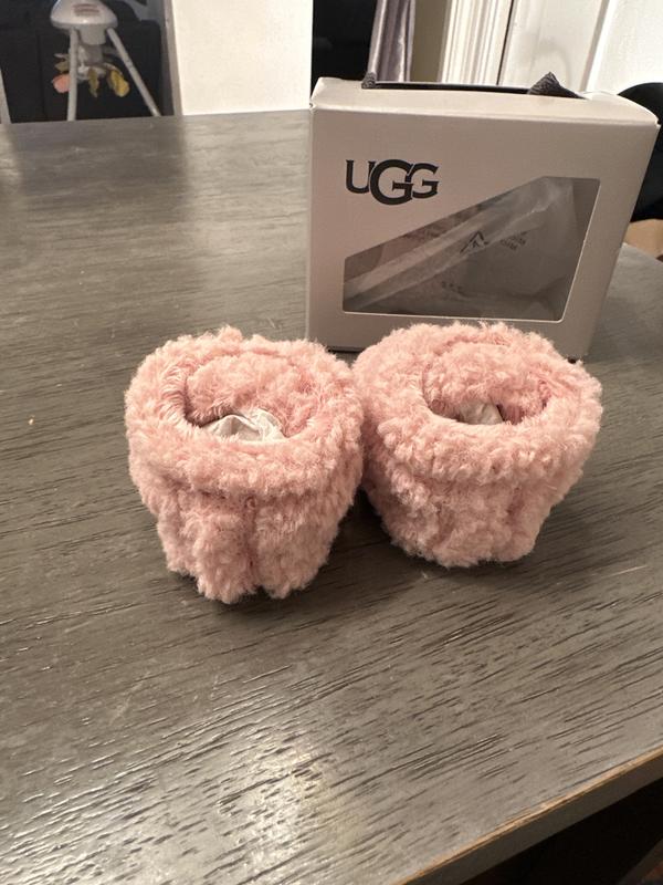 Customer photo for "Ugg"