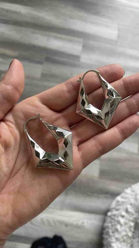 Review Thumbnail Image 0 228367385