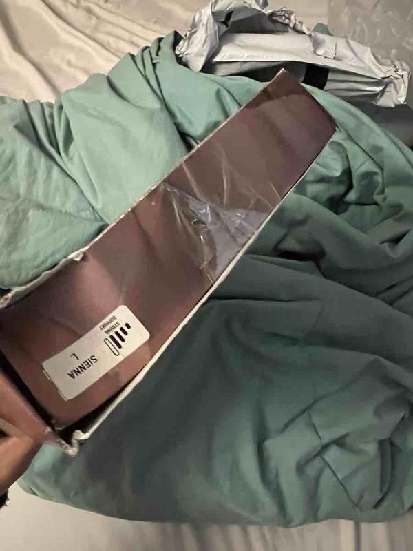 Customer photo for "Item missing straps"