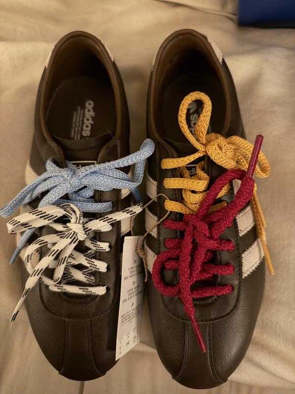 Customer photo for "Different color laces"