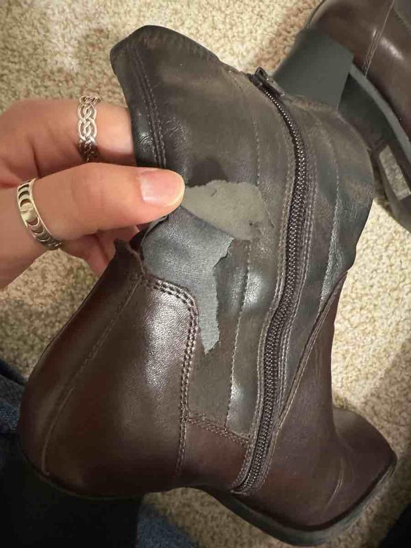 Customer photo for "sent a fake product?"