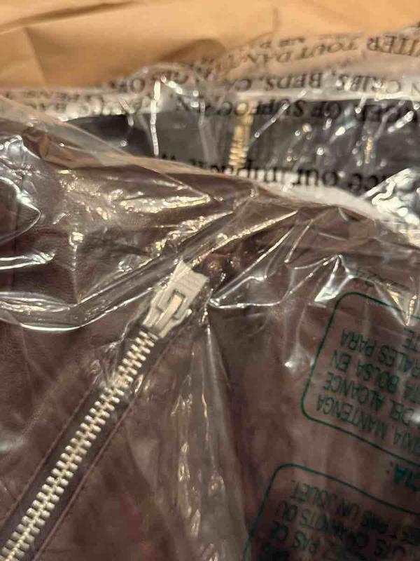 Customer photo for "is this even the right photo for the item?"