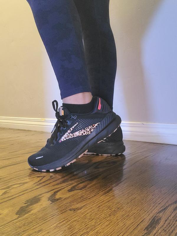 Confortable after foot surgery.