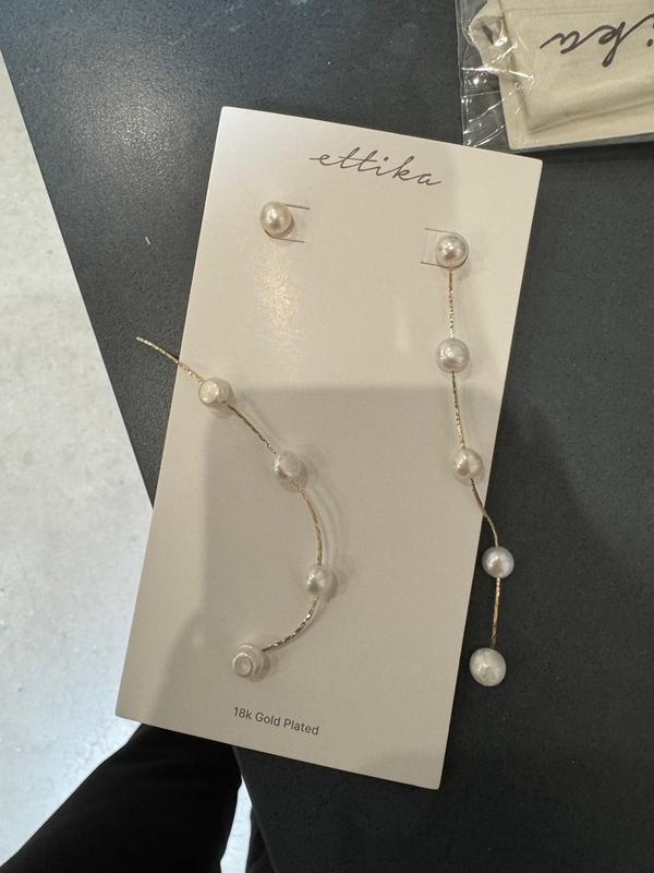 Customer photo for "Earrings Arrived Broken"