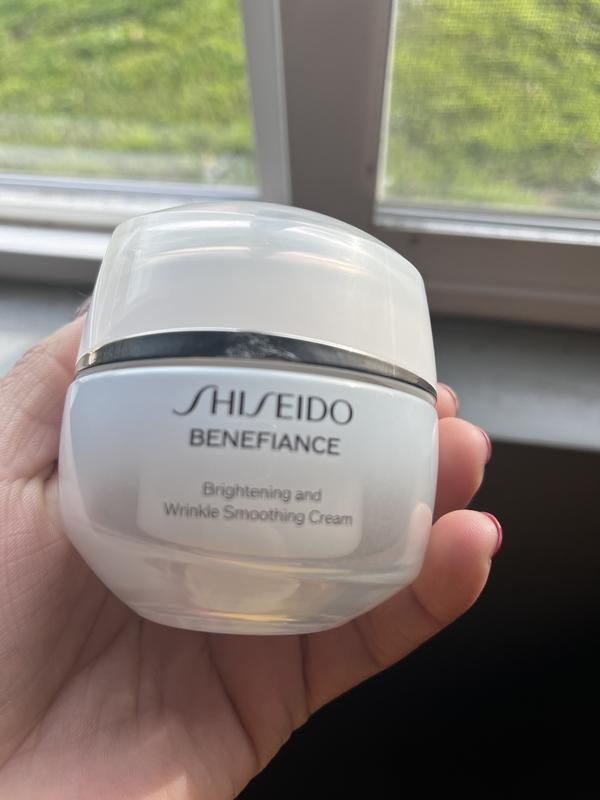 Customer photo for "Excellent hydration and wrinkle reduction"