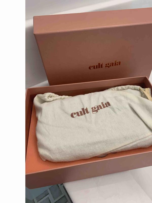 Review Thumbnail Image 0 218286364