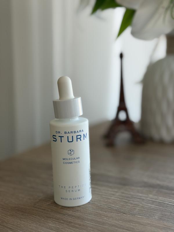 Customer photo for "Keeps my skin hydrated throughout the day!"