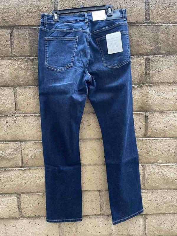 Review Thumbnail Image 3 244654046