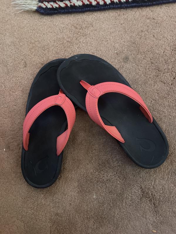 Super comfy Olukai beach flip flops