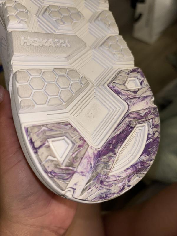 Customer photo for "Received dirty shoes"