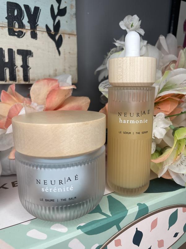 Customer photo for "A Wonderful & Relaxing Serum For Skin & Senses!"