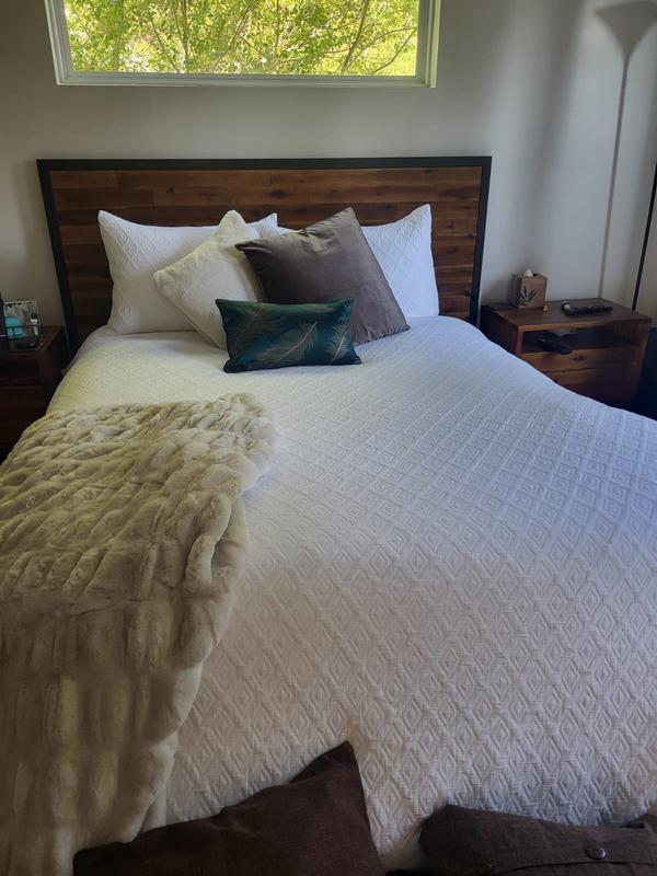 Review Thumbnail Image 0 217041595