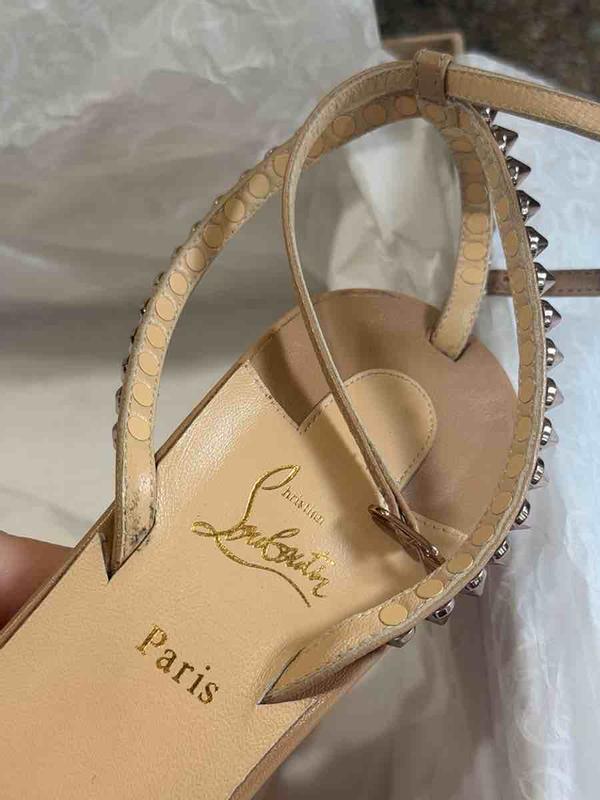 Customer photo for "item arrived used"