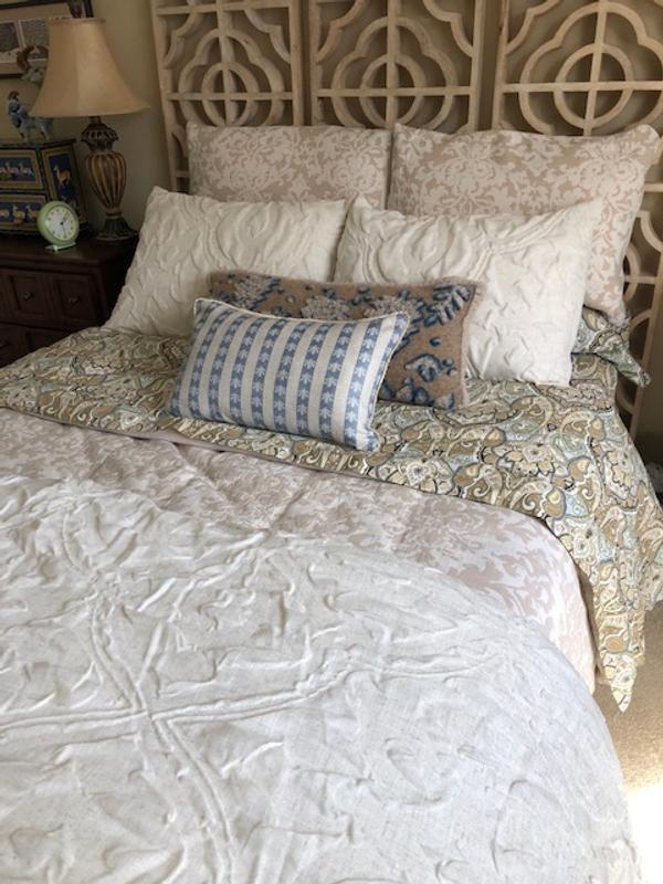 Customer photo for "A unique comforter"