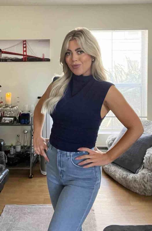 Review Thumbnail Image 0 218975876