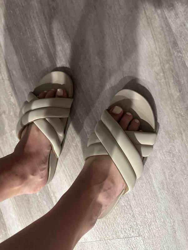 Customer photo for "cute but impossible to walk in"