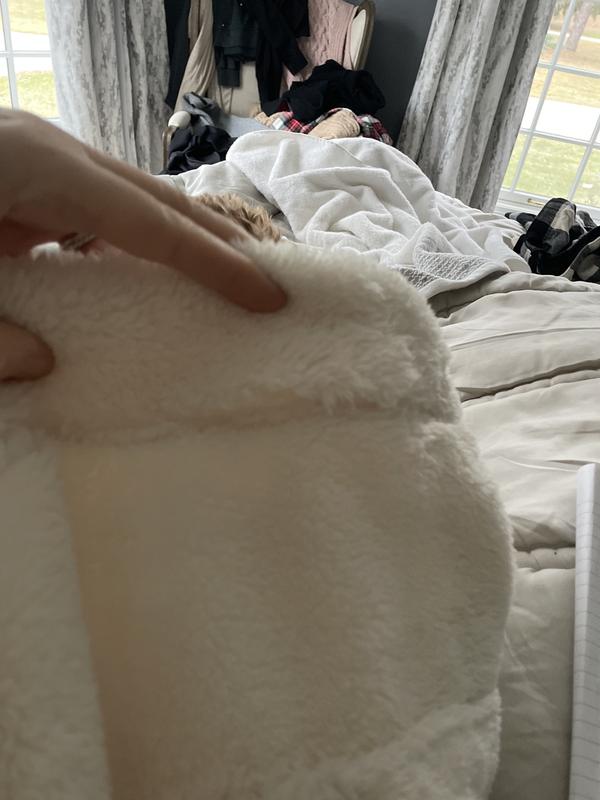 Review Thumbnail Image 0 238675779