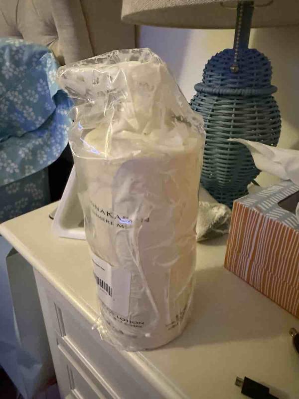 Customer photo for "Damaged during shipping"