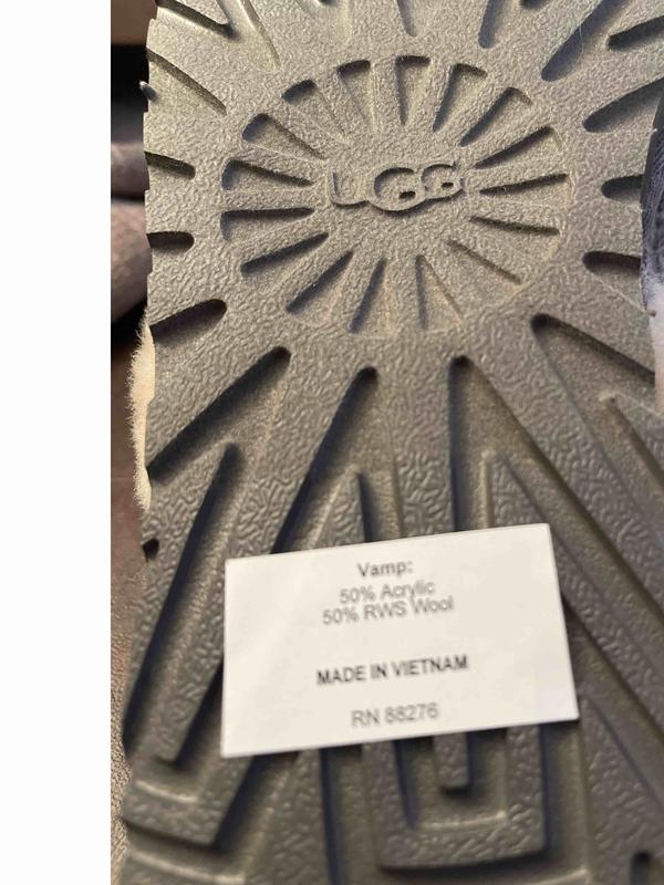 Customer photo for "Fur is nylon/wool"