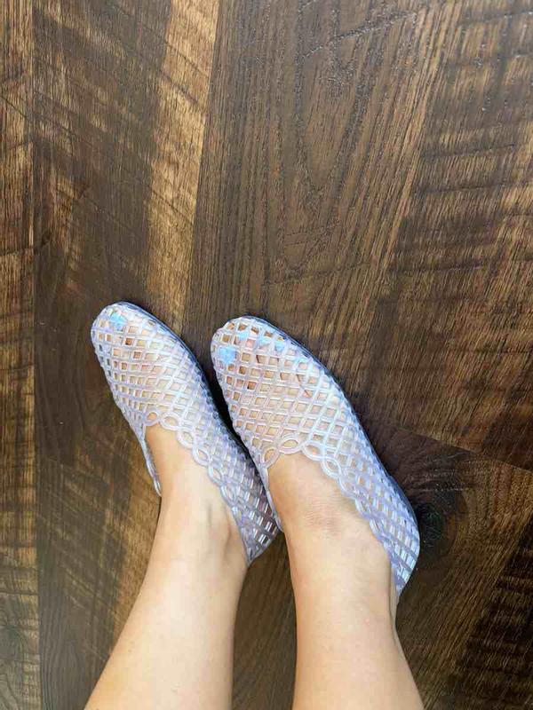 Customer photo for "small and no half sizes"