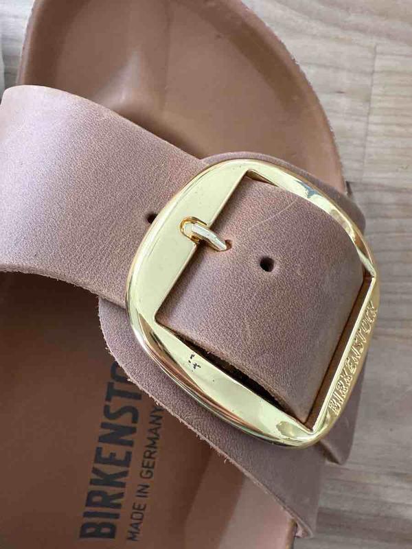 Customer photo for "Cute and comfortable but arrived damaged"
