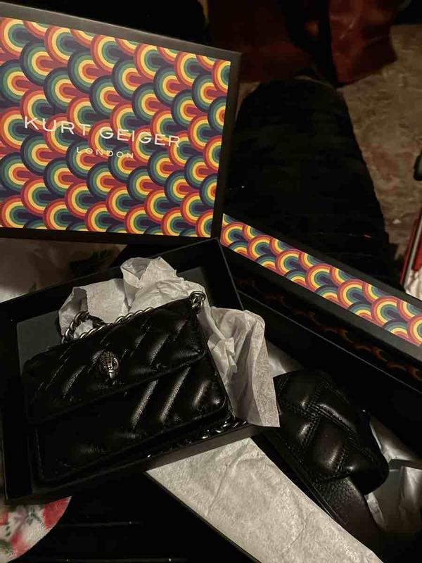 I love the show true to size so pretty