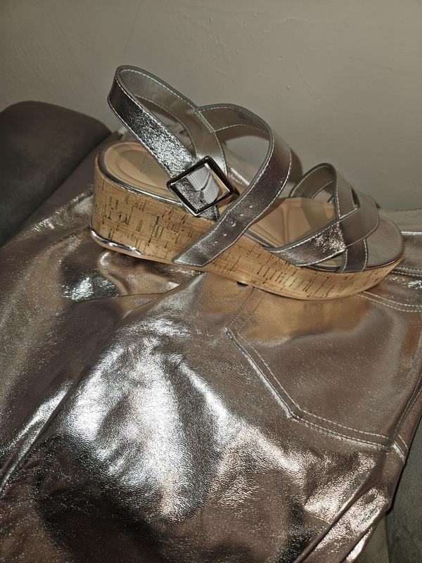 Review Thumbnail Image 0 234600795