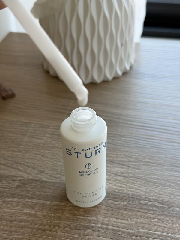 Customer photo for "Keeps my skin hydrated throughout the day!"