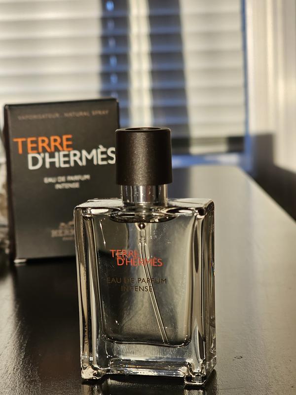 Customer photo for "A subtle and modern perfume"