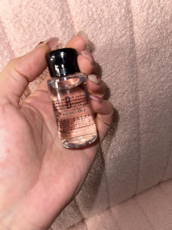 Customer photo for "Melts away makeup effortlessly"
