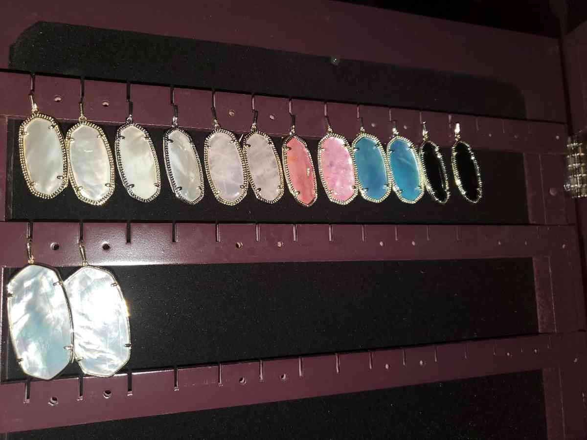 I'm obsessed with this earrings.