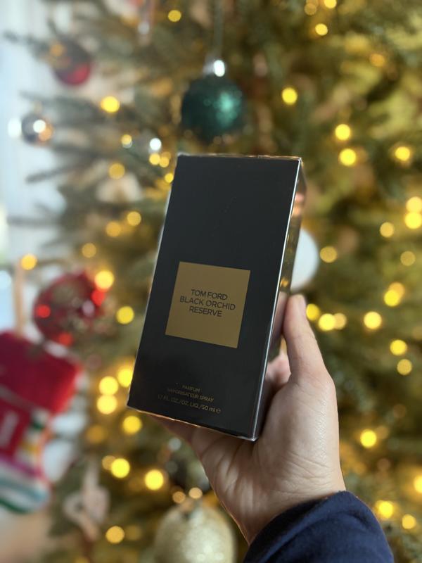 Customer photo for "Warm, unisex scent for winter"