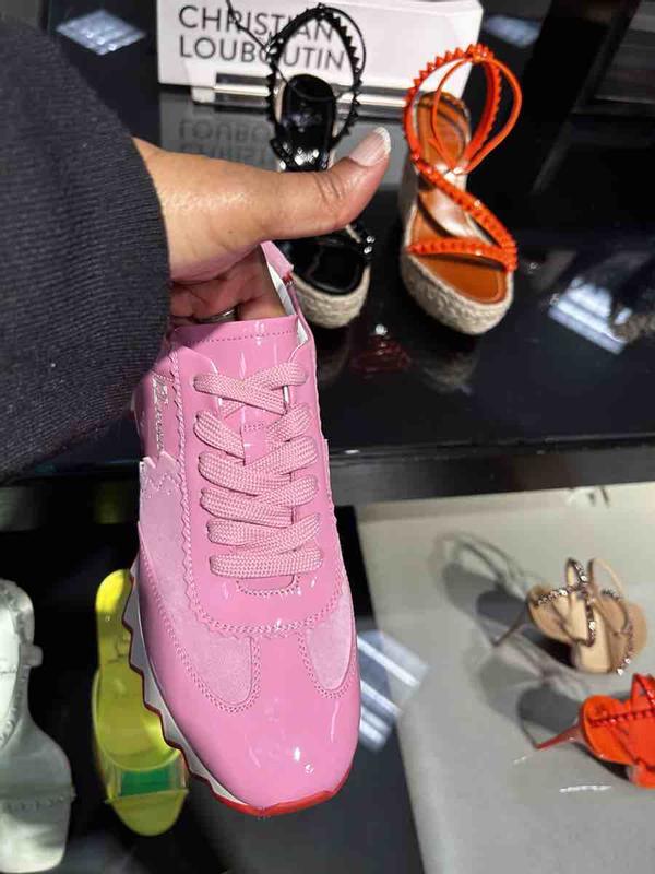 Customer photo for "purchased the pink color"