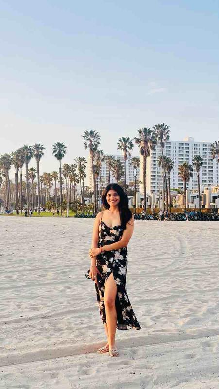 Customer photo for "beautiful fit and dress"