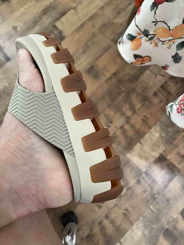 Review Thumbnail Image 0 236989070